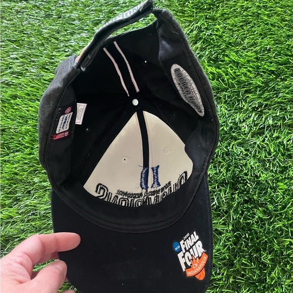 2010 NCAA DUKE Regional Champions Black and White Cap - Picture 4 of 6